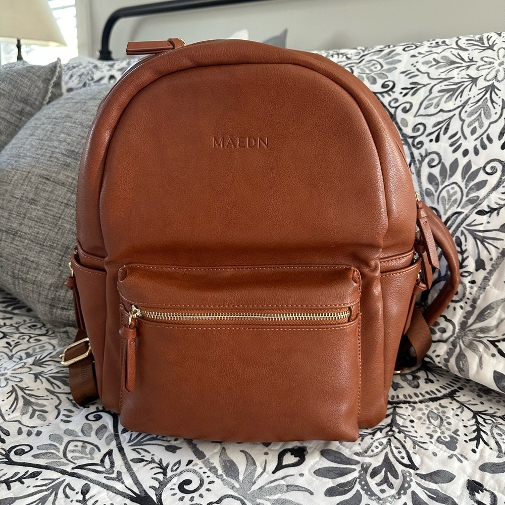 Māedn Medium All Day Backpack